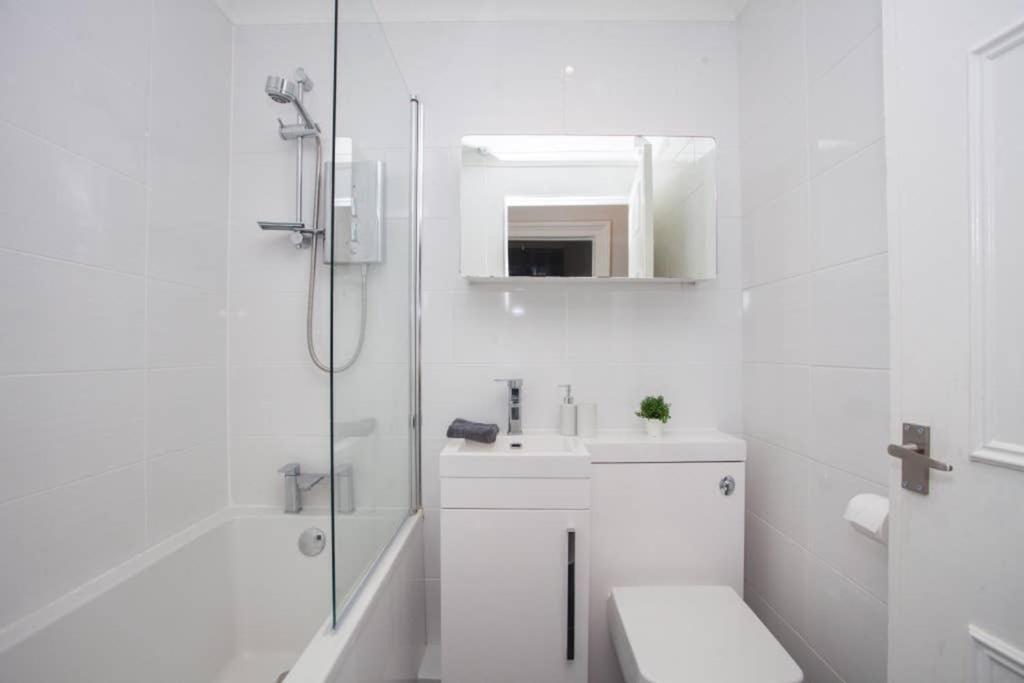 The Warwick Apartment Γκρίνοκ Εξωτερικό φωτογραφία